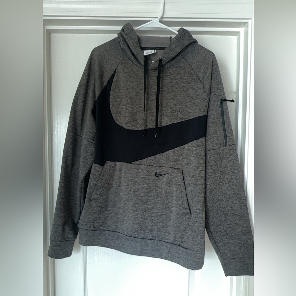 Nike Therma-FIT Pullover Hoodie Size Large Gray Black Colorblock